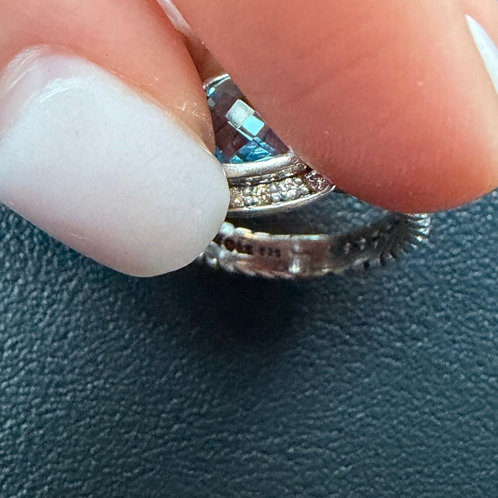 David Yurman Petite Albion® Ring With Pavé Diamonds - Picture 6 of 6